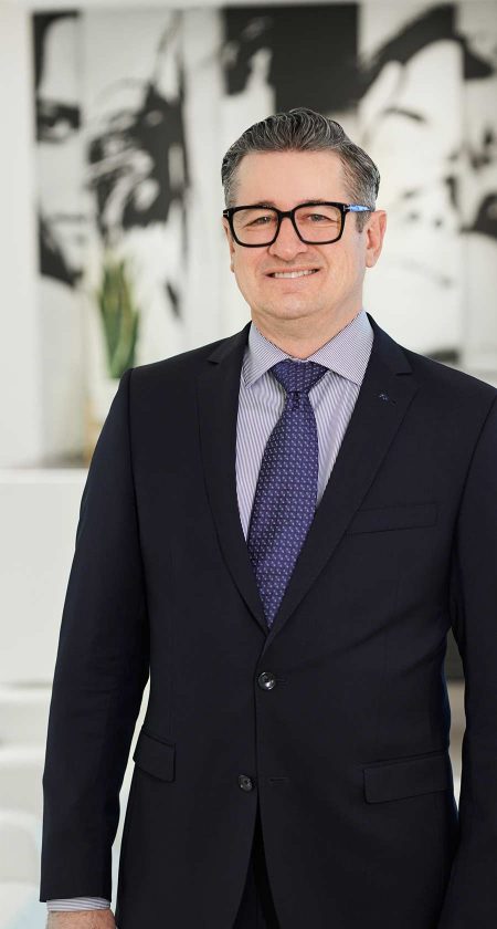 Dr Mario F Bernier, chirurgien plasticien