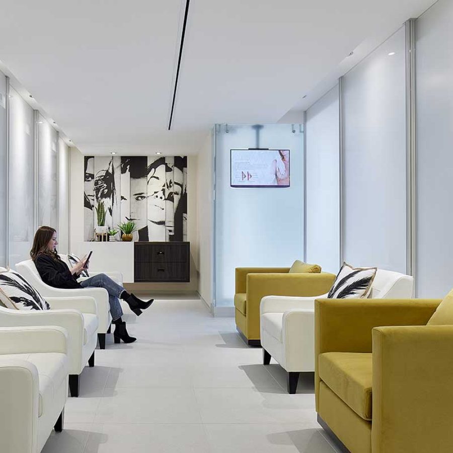 salle d’attente de la Clinique de chirurgie et médecine esthétique Dr Mario F. Bernier